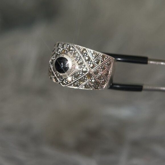Bold Onyx/Marcasite Sterling Silver 925 Ring - Picture 7 of 10